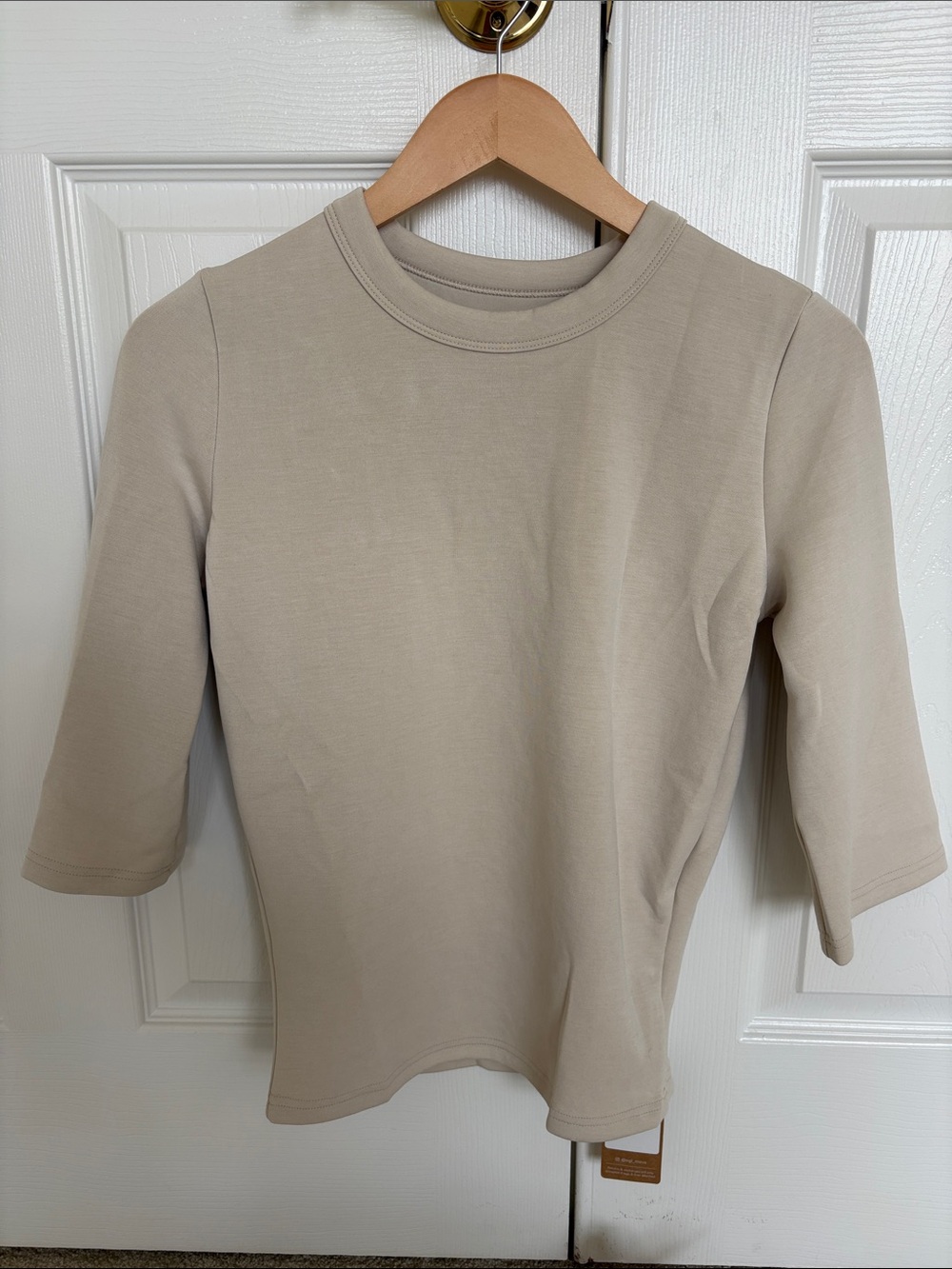 NWT OGL Luxuriously Soft Crewneck Top with Three-Quarter Sleeved in Ash Ivory - Picture 3 of 5